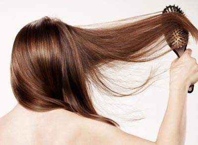 10岁女孩头皮屑多是什么原因,头上起头皮屑是什么原因造成的