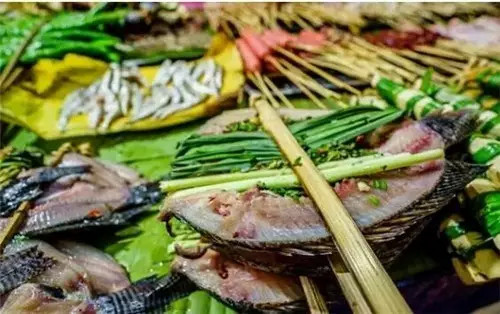 旅游攻略西双版纳美食小吃,西双版纳旅游攻略小吃