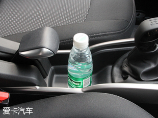 标致3012016款1.6l自动尊崇版,中期改款大变样