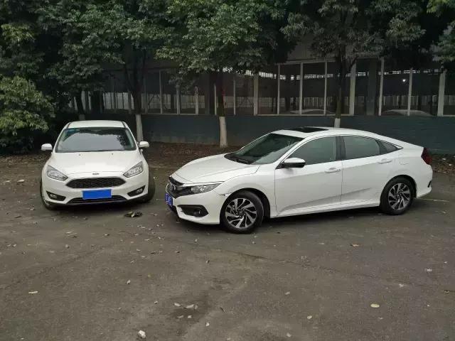 十代思域豪华版定速巡航 (10代思域尊贵版自动巡航)