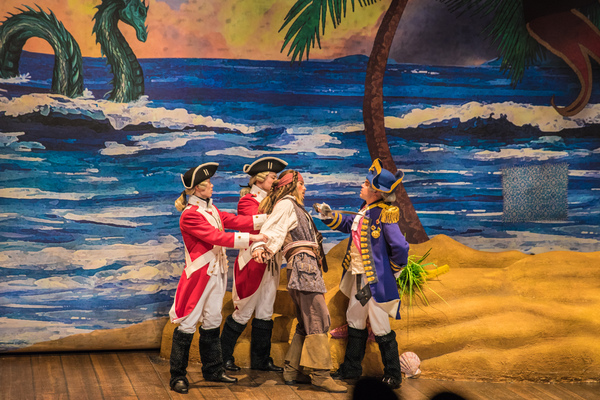 上海迪士尼乐园吃什么比较划算,上海迪士尼酒店住宿攻略