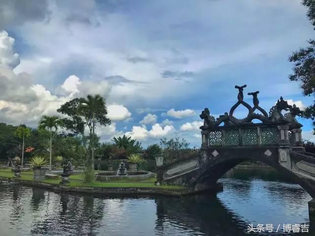 体验过你从未体验过的情感,体验你没体验过的人生