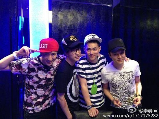 薛之谦黄晓明综艺唱爱拼才会赢,娱乐圈的好人品