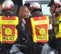 刘能哥被警察查懵上演真泰囧,王青还是吃上了活蛆!