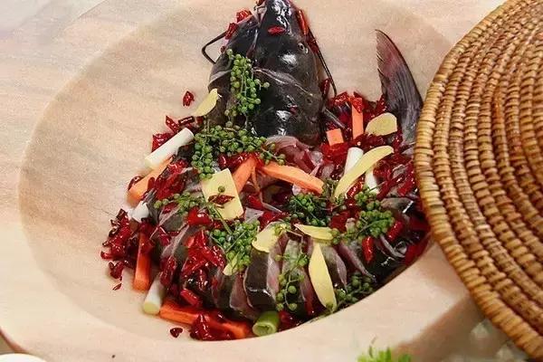 草帽石锅鱼正宗做法,草帽鱼蒸汽石锅鱼家常做法