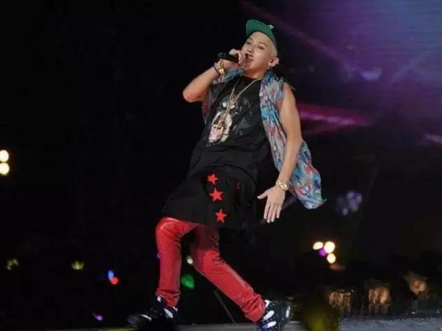 鏉ㄦ磱鐨勬柊鐑偣,鐑偣鏉ㄦ磱涓旇瘯澶╀笅