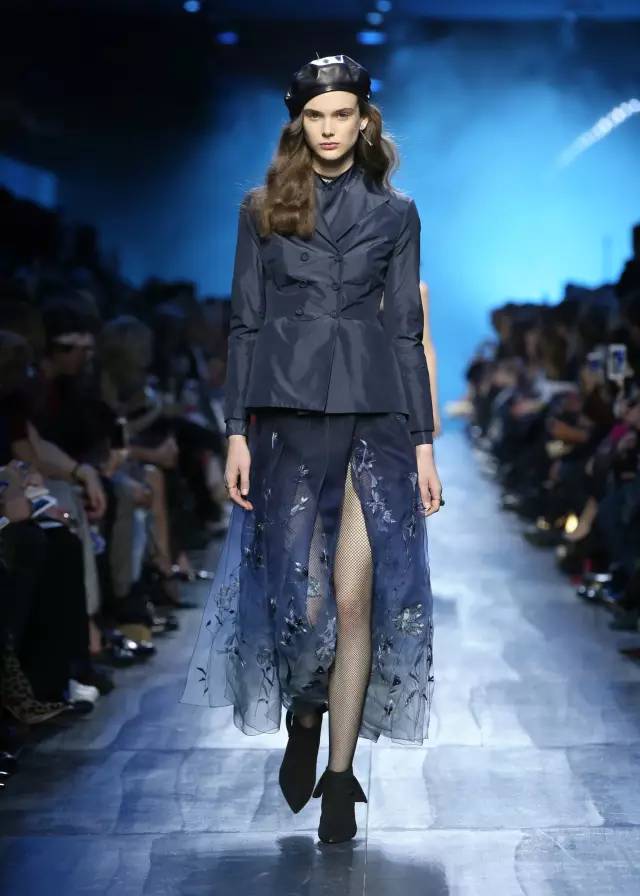 2017dior秋冬秀场,dior2003秋冬秀场