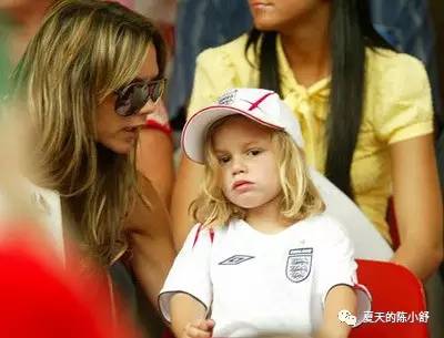 贝克汉姆的经典发型,贝克汉姆三个儿子颜值