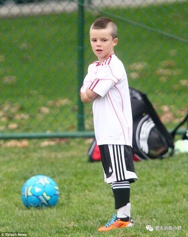 贝克汉姆大背头发型,贝克汉姆3个儿子名字