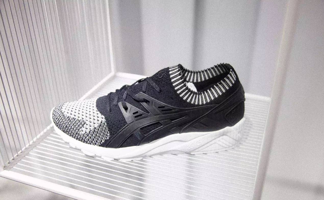 你说我不算一个称职的Sneakers，但我有最早的一款“袜套鞋”