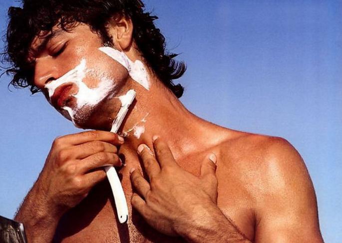 女人只要礼物却从不送男人礼物,女人送男人礼物男人有什么感受