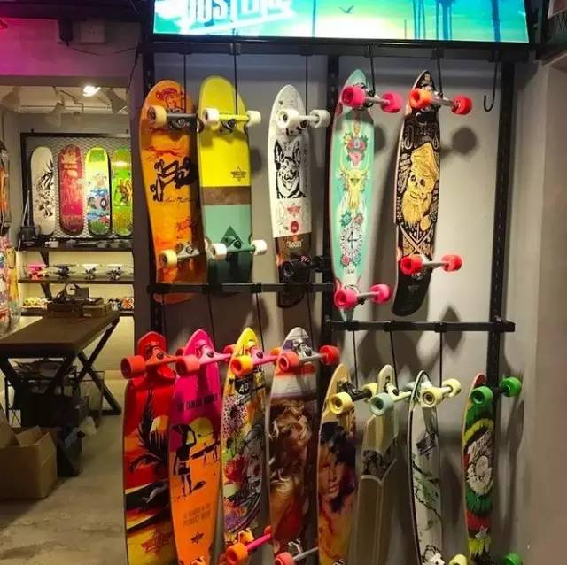 娼潵娼叮鏈嶉グ,娼潵娼叮绮惧搧绔ヨ姗辩獥