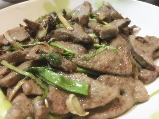 红麻油炒猪肝的功效,麻油炒猪肝详细做法