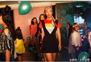 超模在大型超市走秀,超模商场走秀高清