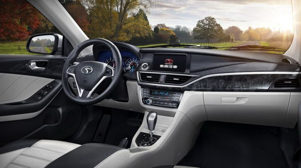 东南汽车菱致v5中控台图解,东南菱致v5后面车标图片