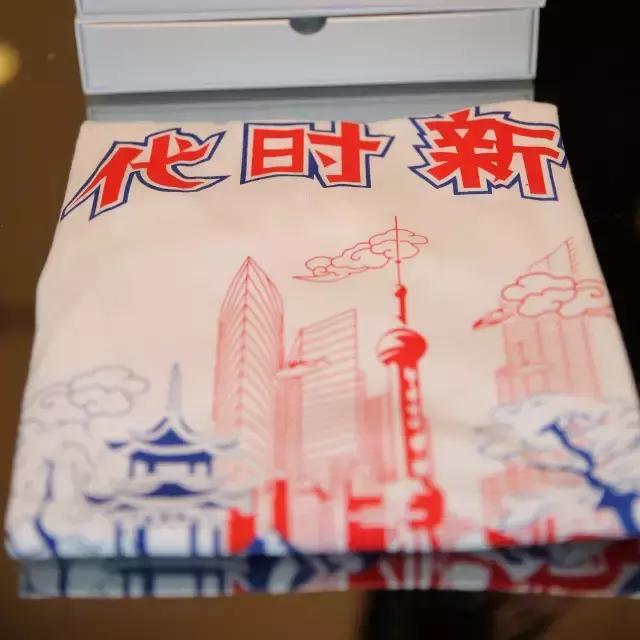 不敢去大牌店试衣服的年轻姑娘，可能永远不知道自己有多美