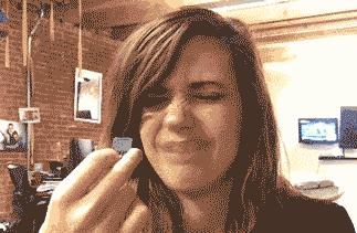 最近流行舔一种又黑又硬的东西，我反正是下不去嘴