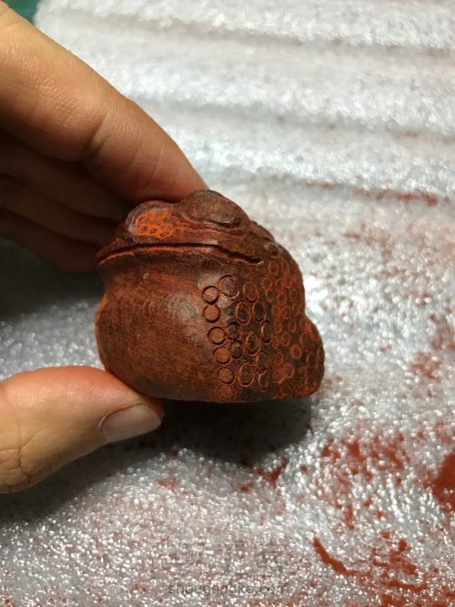 小叶紫檀木刻蟾蜍