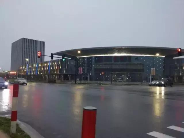 为什么把店开在偏僻的地方,为什么同行都喜欢把店开在一起