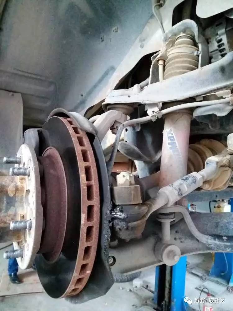 手油泵按压处渗油怎么修理,手油泵坏了怎么自救