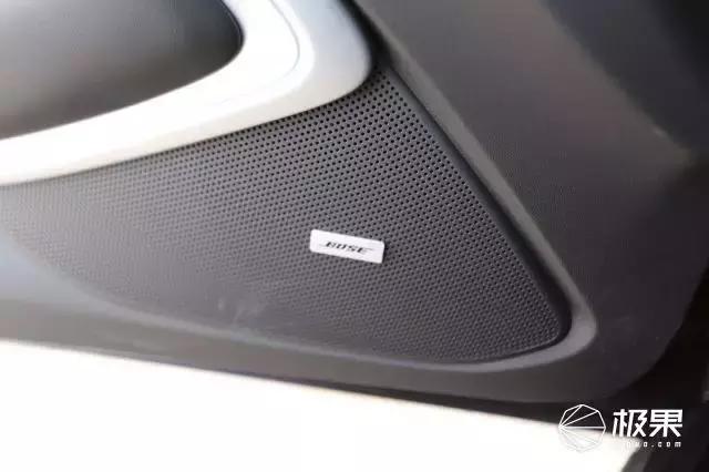 上海f1赛道体验价格,大黄蜂科迈罗敞篷版驾驶体验