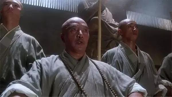 12岁武术冠军李连杰,李连杰和吴京在哪学的武术