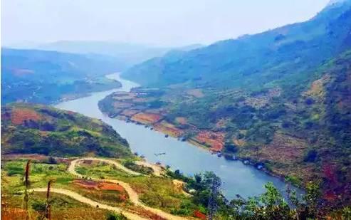 浜戝崡绾㈡渤娉歌タ缇庡コ,浜戝崡娉歌タ鍘跨編濂虫紓浜悧