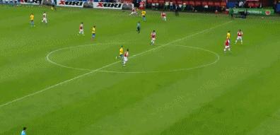 内马尔爆发力射门,内马尔凌空爆射