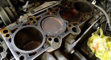 使用假机油对汽车有什么危害,假机油危害发动机的图片