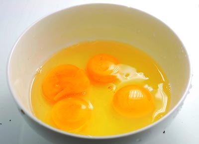 养猪小技巧：生鸡蛋治猪病，疗效好！