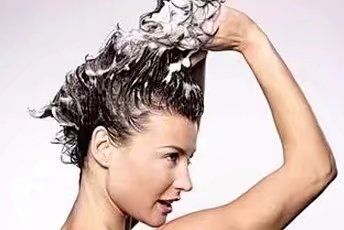 去除头皮屑的小技巧,顽固头皮屑怎么去掉