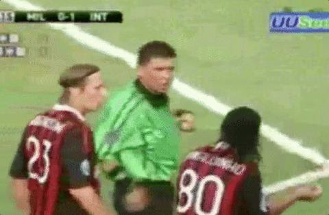 韩国裁判7张黄牌,日本裁判和韩国裁判给不给红牌