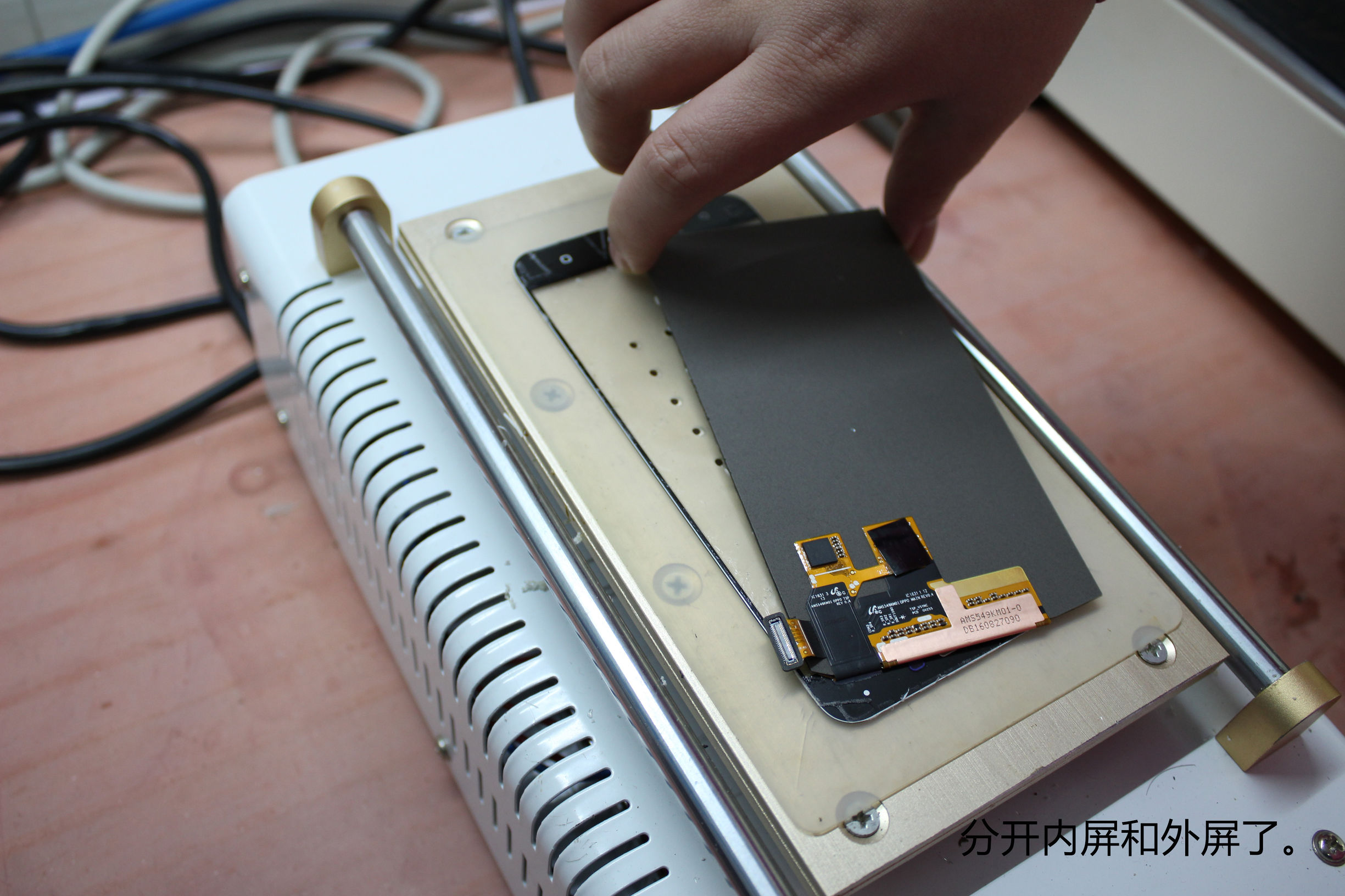 手机屏幕维修换屏怎么不被坑,手机屏幕维修和更换的区别