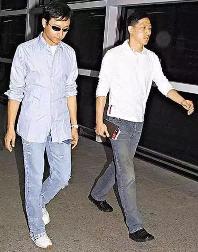 哥哥张国荣的传奇一生,张国荣老照片100张