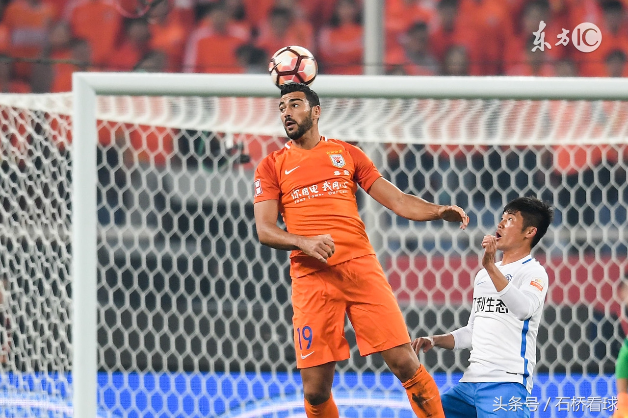 佩莱：他是外援前锋，场上不进球，还有人点赞？