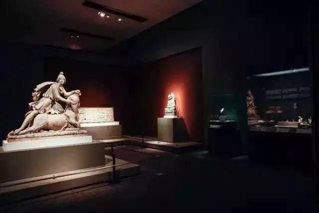 四月博物馆课程｜等看遍大英世界史和齐白石真迹，我们去故宫、北大踏青吧！