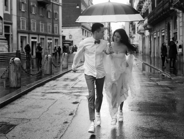 刘雯最新穿搭卡其色老爹鞋,刘雯穿的运动鞋有哪些