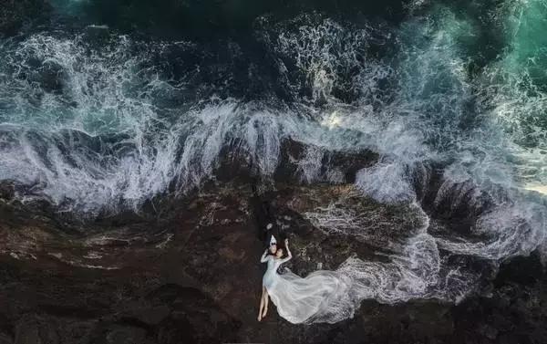 国外创意婚纱摄影作品,激发摄影师灵感的创意婚纱照