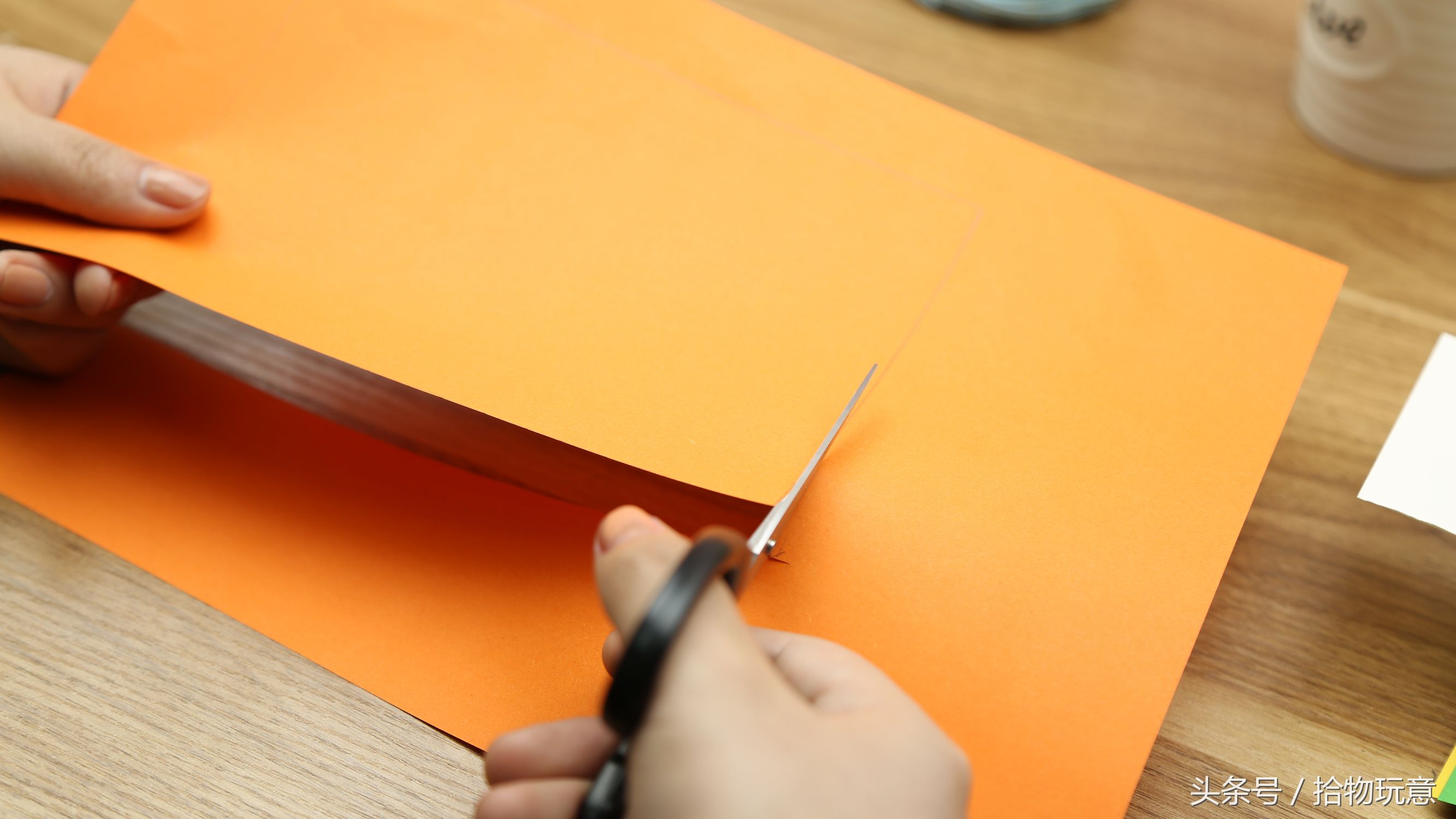 卡纸怎么做成蝴蝶,请用卡纸做出蝴蝶