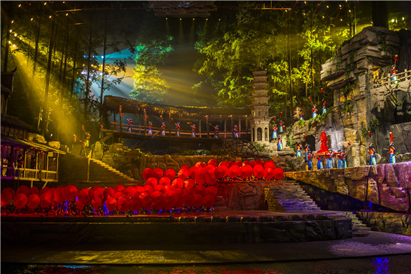 边城视频讲解,边城演出实景