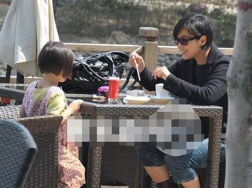 男人婆张延抖音号,男人婆张延近照发福