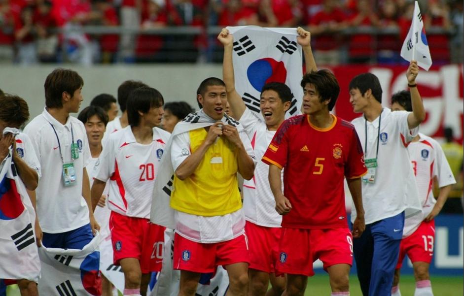 最黑的一届世界杯：韩国连胜3大豪门，12年后公开承认贿赂裁判