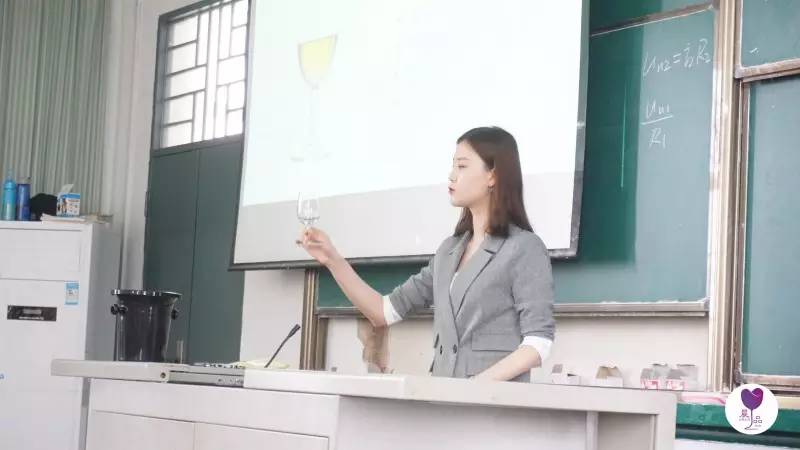 走进校园感受青春味道,走进校园感受青春荣光