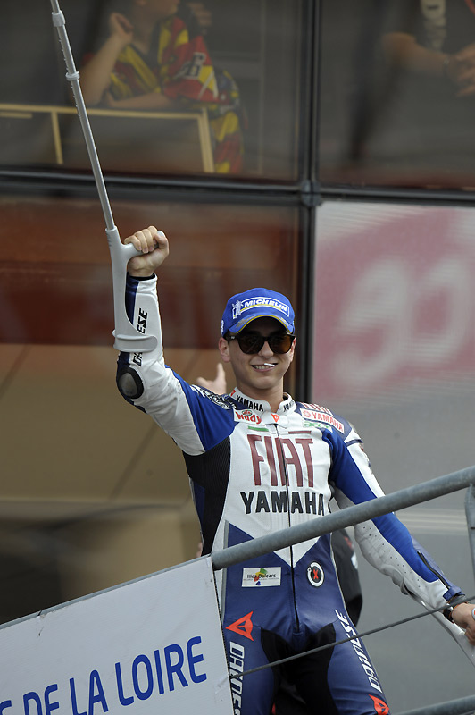 雅马哈机器人与洛伦佐,机器人雅马哈视频