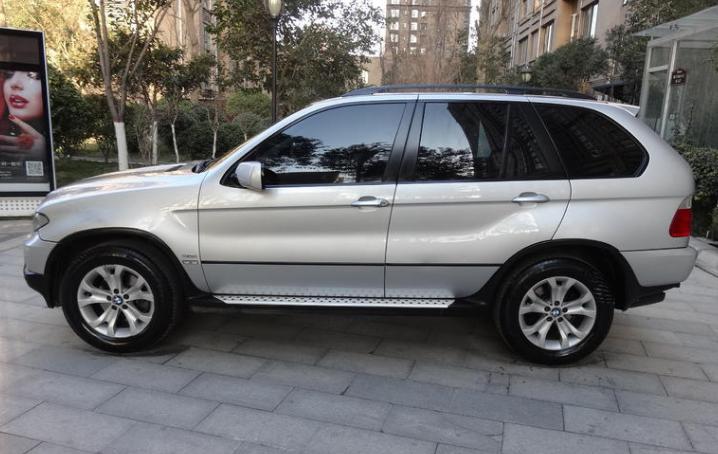 17款宝马x5二手车多少钱入手,27万能买到哪年的宝马x5