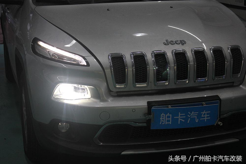 吉普自由光大灯改装,jeep自由光改装海拉5透镜
