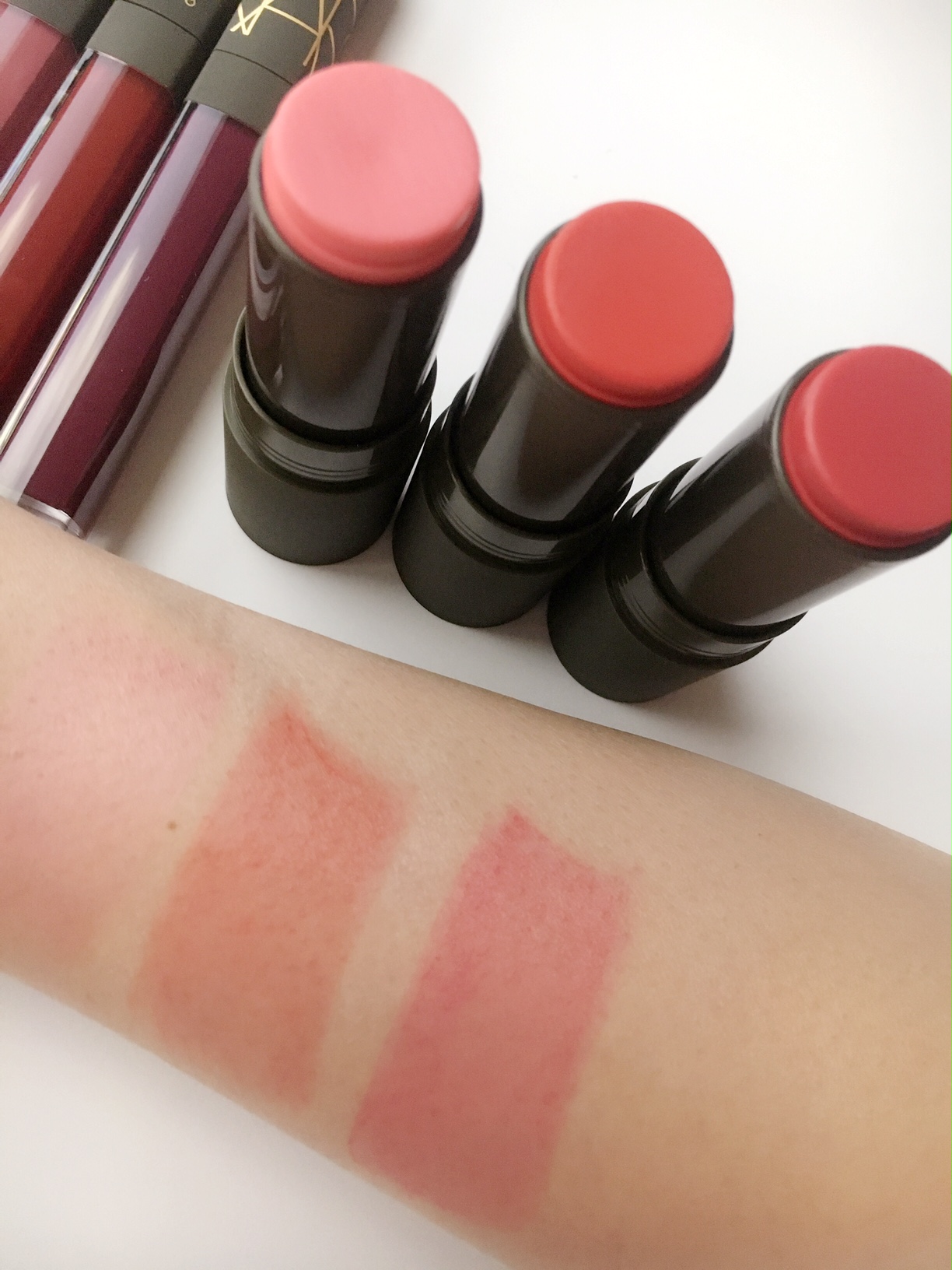 五月即将上市NARS新品赏析，一搽它们的唇膏就变法国少女