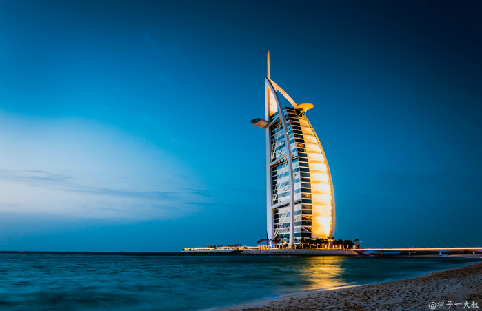 迪拜真的全是豪车吗,迪拜真的像网上传的那样吗