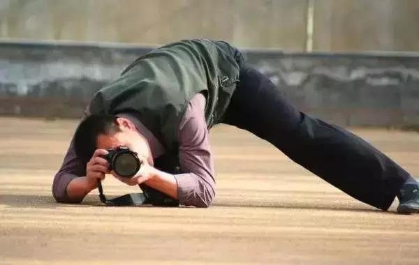 那些整天旅游的人怎么赚钱,全球旅行的人靠什么生活的