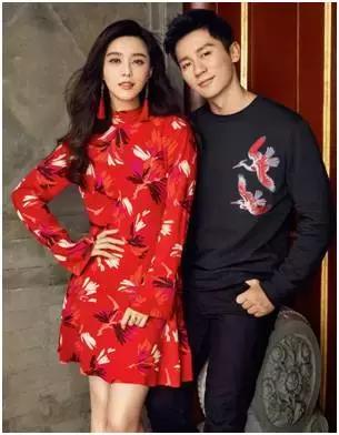 「明星情侣款」走到哪都是“甜蜜发射器”